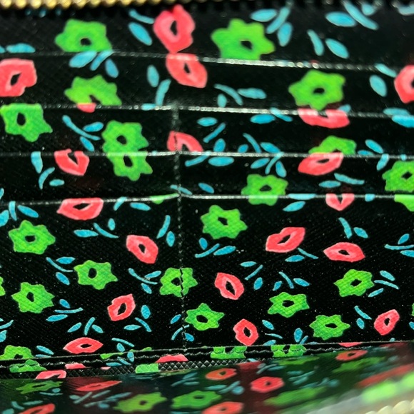 # 610-Prada safiano black leather wallet with blooming 🌺 card inserts.no defects - Picture 9 of 13